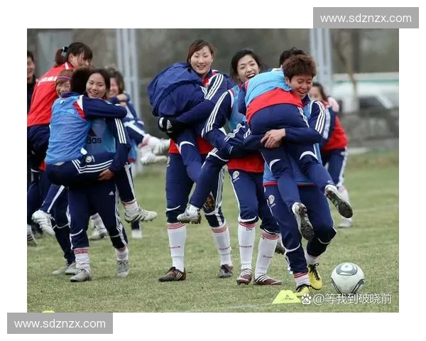 世界杯媒体全方位报道精彩赛事背后故事与球迷热情互动